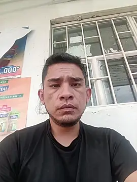 Snapshot of Andreshot911 chatting on October 25, 2025, 8:58 pm Andreshot911 online show from October 25, 2025, 8:58 pm