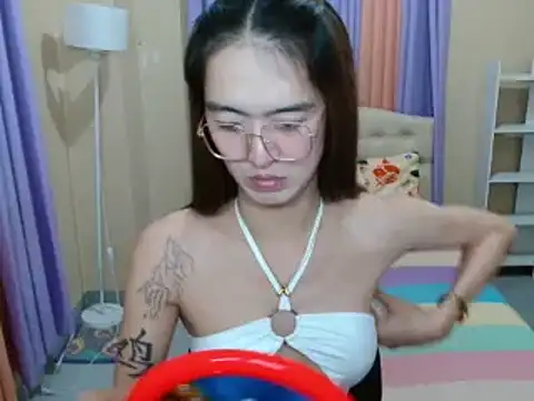 XxTsUncutAskaxX online show from June 18, 2026, 4:11 pm