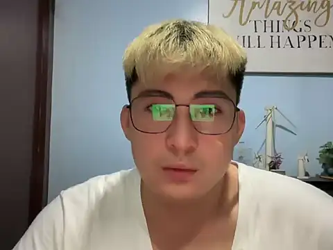lovely jay online show from May 7, 2026, 6:24 pm