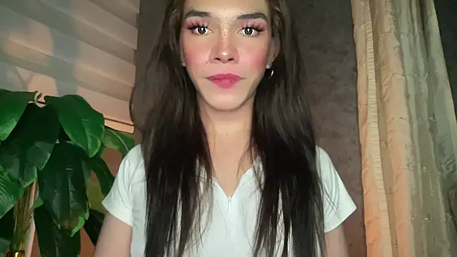 Snapshot of Misselliefayexxx chatting on October 2, 2025, 9:38 am Misselliefayexxx online show from October 2, 2025, 9:38 am