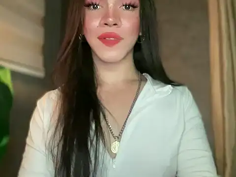 Snapshot of Misselliefayexxx chatting on April 17, 2026, 12:02 am Misselliefayexxx online show from April 17, 2026, 12:02 am