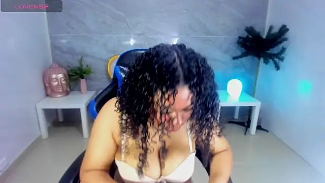 risada temptation s online show from October 4, 2025, 8:18 pm