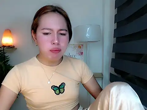 kimbratx online show from April 28, 2026, 11:32 pm