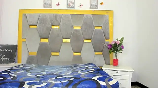 AliyahBrowns online show from December 4, 2025, 7:44 pm