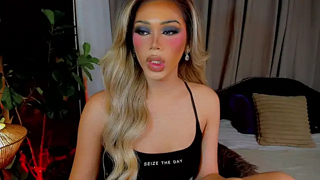 Snapshot of Candicebloom chatting on March 5, 2026, 7:54 pm Candicebloom online show from March 5, 2026, 7:54 pm