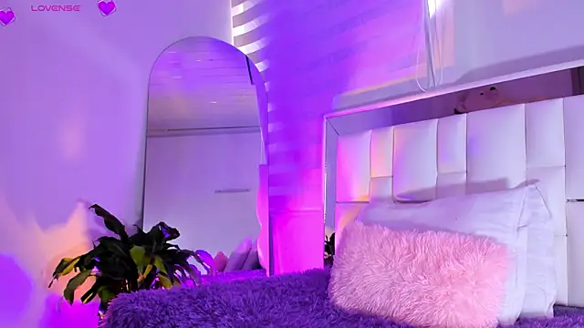 Snapshot of sara_goddess01 chatting on September 19, 2025, 6:08 pm sara goddess01 online show from September 19, 2025, 6:08 pm