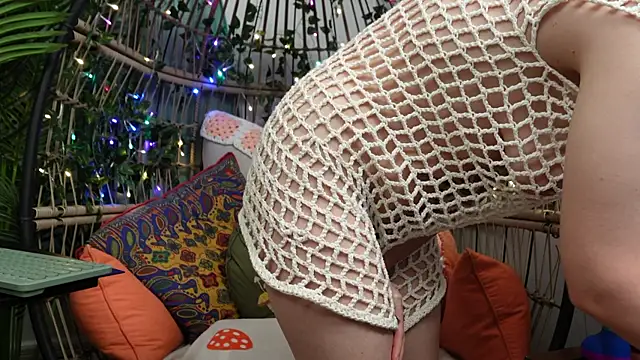 Snapshot of bendingofwillow chatting on October 10, 2025, 11:53 am bendingofwillow online show from October 10, 2025, 11:53 am