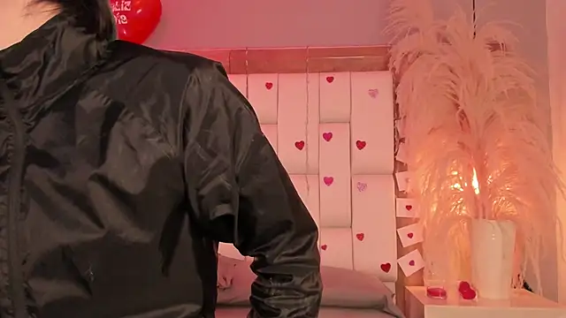 Snapshot of Daphne_And_Roger chatting on February 20, 2026, 11:00 am Daphne And Roger online show from February 20, 2026, 11:00 am