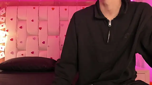 Snapshot of Daphne_And_Roger chatting on February 21, 2026, 11:00 am Daphne And Roger online show from February 21, 2026, 11:00 am