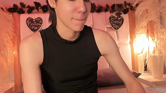 Snapshot of Daphne_And_Roger chatting on March 7, 2026, 11:07 am Daphne And Roger online show from March 7, 2026, 11:07 am