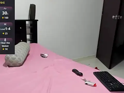 Lucianbonet online show from December 4, 2025, 5:17 am