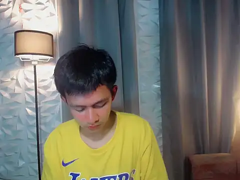 Snapshot of prince_elaijah chatting on May 1, 2026, 2:21 pm prince elaijah online show from May 1, 2026, 2:21 pm