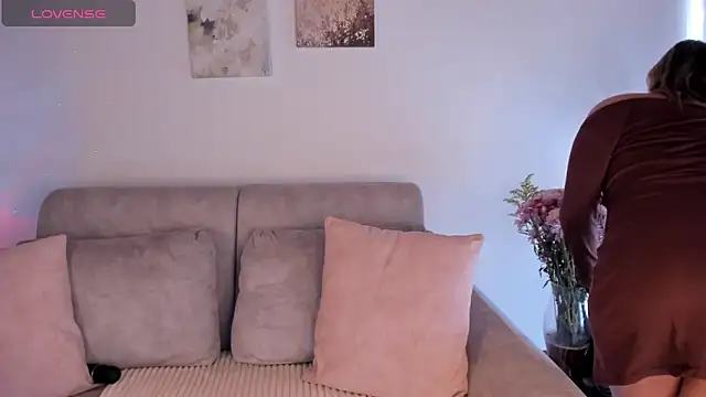 Estrer collins online show from September 16, 2025, 7:15 pm