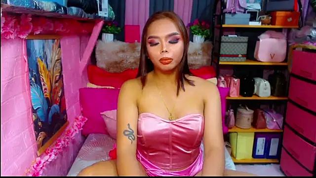 Snapshot of MoniqueCeleste chatting on October 12, 2025, 5:56 pm MoniqueCeleste online show from October 12, 2025, 5:56 pm