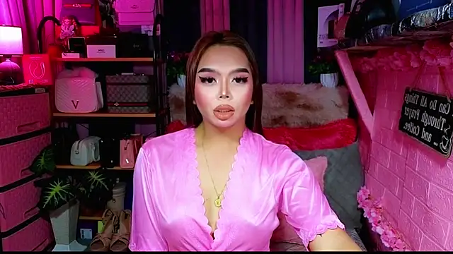 Snapshot of MoniqueCeleste chatting on October 31, 2025, 1:28 am MoniqueCeleste online show from October 31, 2025, 1:28 am