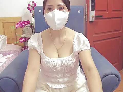 ruby 8x online show from September 17, 2025, 11:45 am