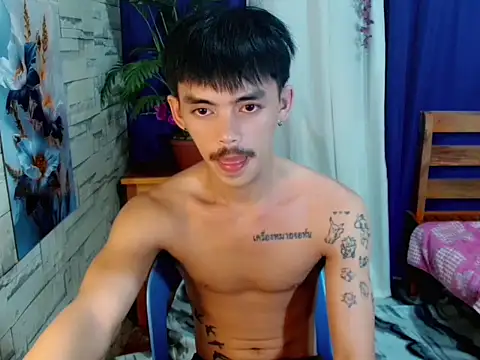 Snapshot of urhunky_boy chatting on June 26, 2026, 6:23 pm urhunky boy online show from June 26, 2026, 6:23 pm