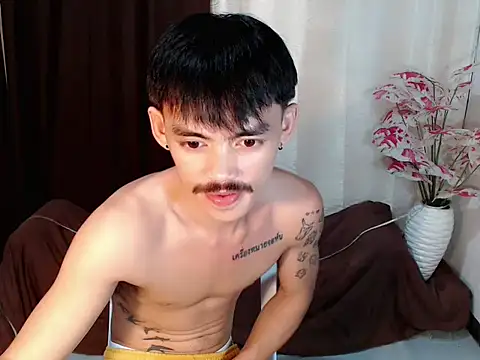 Snapshot of urhunky_boy chatting on July 28, 2026, 12:48 pm urhunky boy online show from July 28, 2026, 12:48 pm