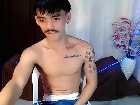 Snapshot of urhunky_boy chatting on August 2, 2026, 7:40 am urhunky boy online show from August 2, 2026, 7:40 am