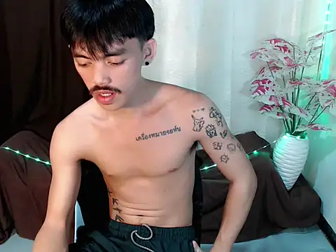 Snapshot of urhunky_boy chatting on August 4, 2026, 12:30 pm urhunky boy online show from August 4, 2026, 12:30 pm