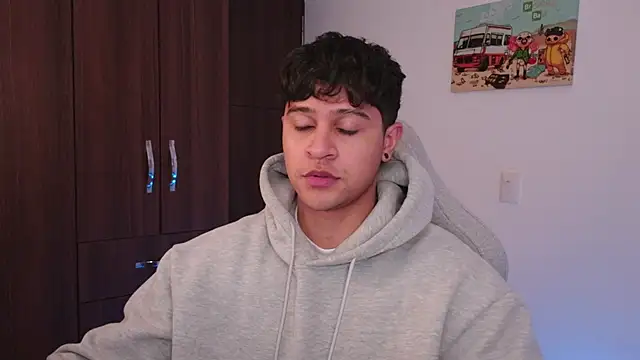 domsantiago  online show from September 15, 2025, 12:10 am