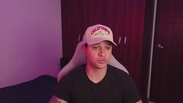 domsantiago  online show from September 29, 2025, 1:00 am