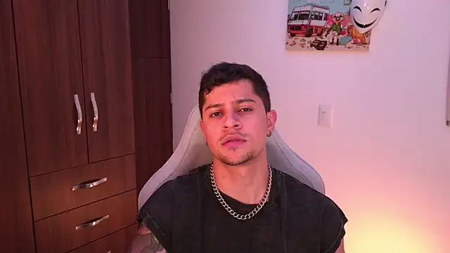 domsantiago  online show from November 1, 2025, 1:51 am