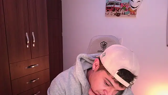 domsantiago  online show from November 9, 2025, 1:15 am