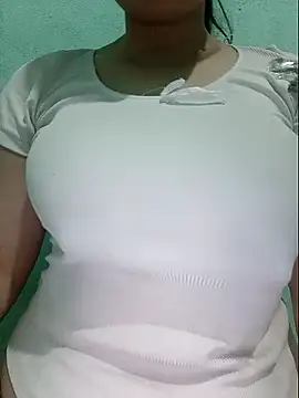 Shiny Babe online show from June 7, 2026, 5:22 am