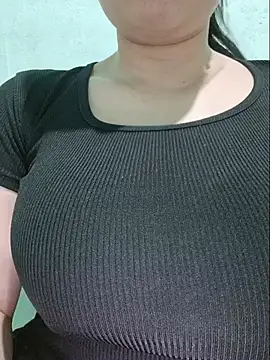 Shiny Babe online show from June 15, 2026, 2:19 pm