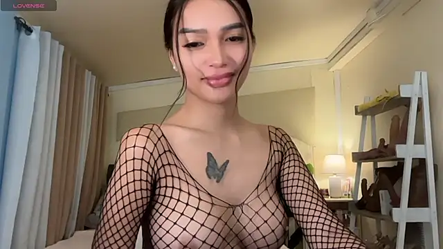  agatha143  online show from May 3, 2026, 2:39 am