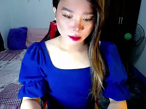 Urassiansweetcummer online show from October 15, 2025, 2:22 am