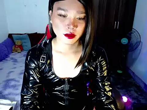 Urassiansweetcummer online show from May 7, 2026, 1:44 am