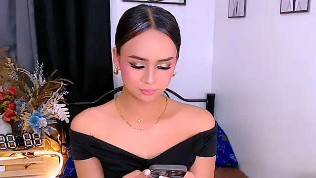 Snapshot of Zialustts chatting on March 4, 2026, 4:02 pm Zialustts online show from March 4, 2026, 4:02 pm