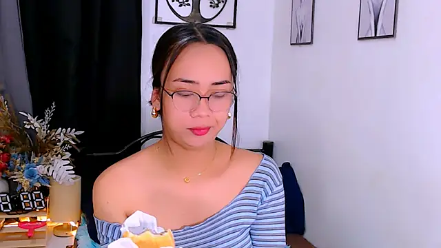 Snapshot of Zialustts chatting on March 13, 2026, 3:57 am Zialustts online show from March 13, 2026, 3:57 am