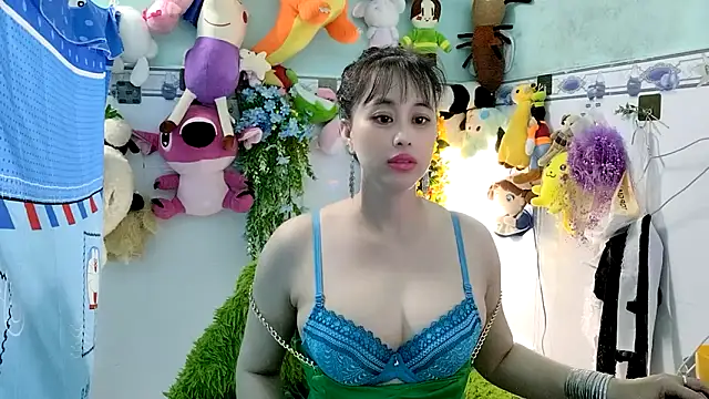 emgaixinhngoan online show from November 7, 2025, 1:00 pm