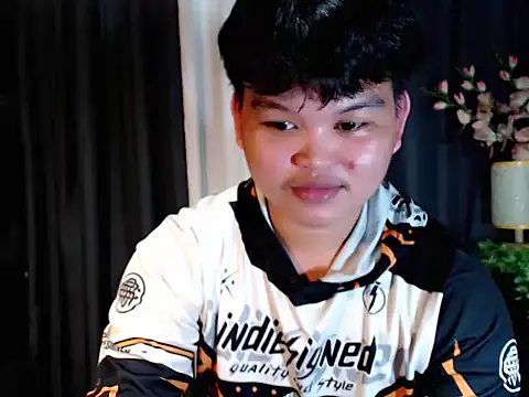 Reynelcock online show from October 15, 2025, 3:45 pm