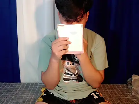 Reynelcock online show from November 16, 2025, 11:05 am