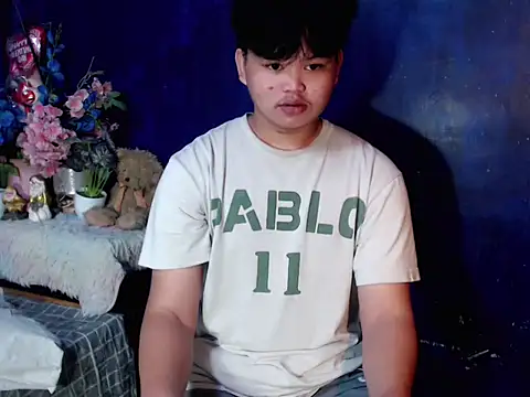 Reynelcock online show from February 10, 2026, 5:39 pm