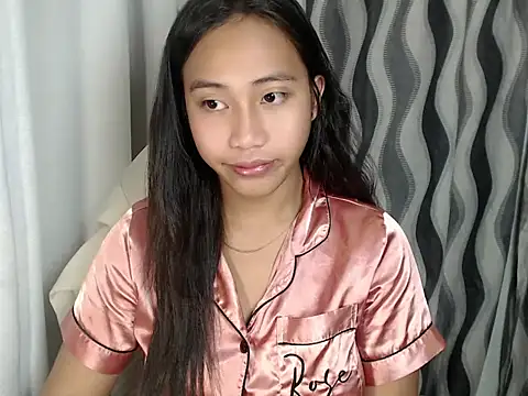 sweetiie caren online show from June 19, 2026, 1:43 am