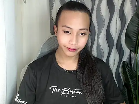 sweetiie caren online show from June 25, 2026, 6:07 am