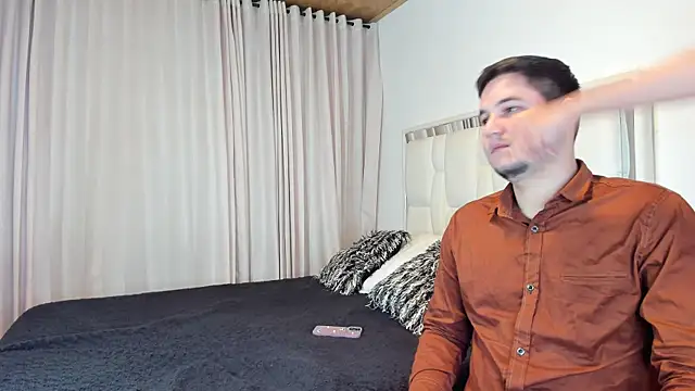 CameronyMartinn online show from July 16, 2026, 1:44 am