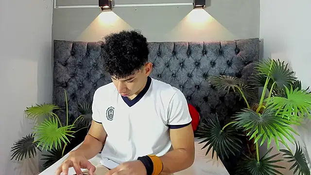 Snapshot of ALAN_REDINGER chatting on November 10, 2025, 1:21 pm ALAN REDINGER online show from November 10, 2025, 1:21 pm