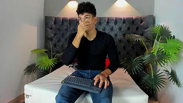 Snapshot of ALAN_REDINGER chatting on November 15, 2025, 1:18 pm ALAN REDINGER online show from November 15, 2025, 1:18 pm