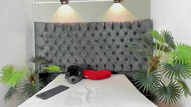 Snapshot of ALAN_REDINGER chatting on December 4, 2025, 1:20 pm ALAN REDINGER online show from December 4, 2025, 1:20 pm