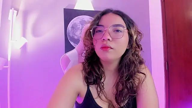 AliceCamxxx online show from September 9, 2025, 12:05 pm