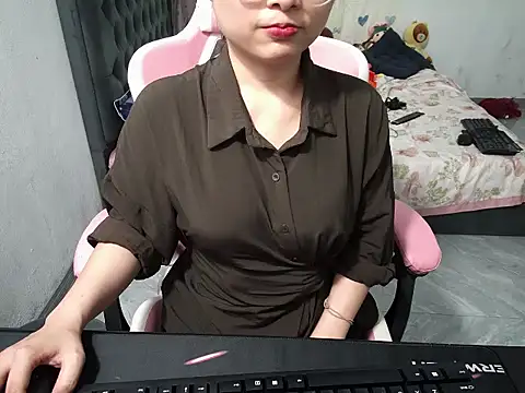 Snapshot of Ori-Yannie chatting on October 15, 2025, 8:58 am Ori-Yannie online show from October 15, 2025, 8:58 am