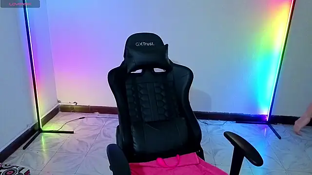 Snapshot of MiaLozanox chatting on September 18, 2025, 9:00 am MiaLozanox online show from September 18, 2025, 9:00 am