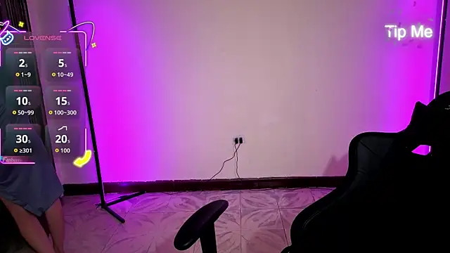 Snapshot of MiaLozanox chatting on October 5, 2025, 9:18 am MiaLozanox online show from October 5, 2025, 9:18 am