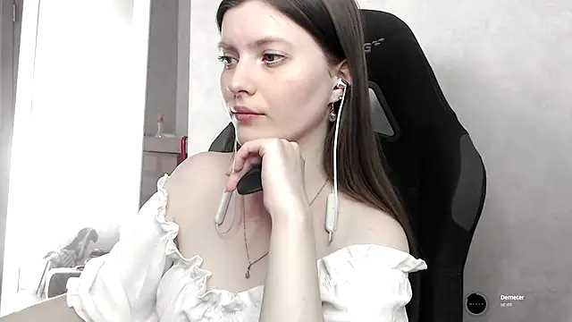 Snapshot of cute_elfy_ chatting on September 12, 2025, 2:06 pm cute elfy  online show from September 12, 2025, 2:06 pm